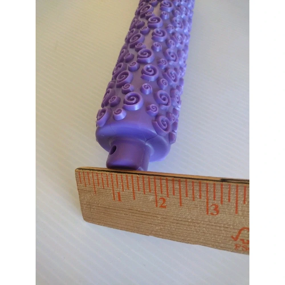 Wilton Fondant Spiral Pattern Rolling Pin‎ - Create Beautiful Embossed Designs